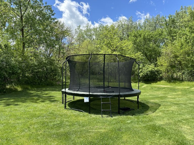 15-ft round trampoline assembly