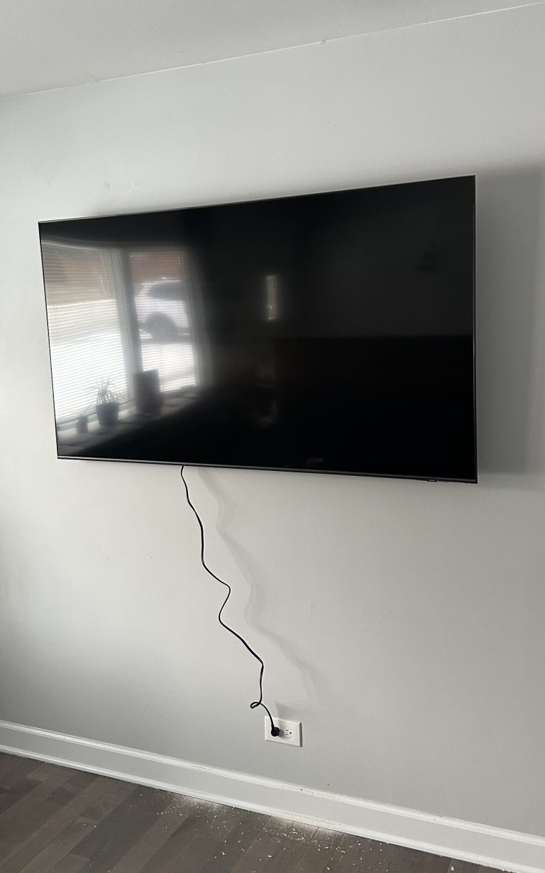Mounting of 65″ TV