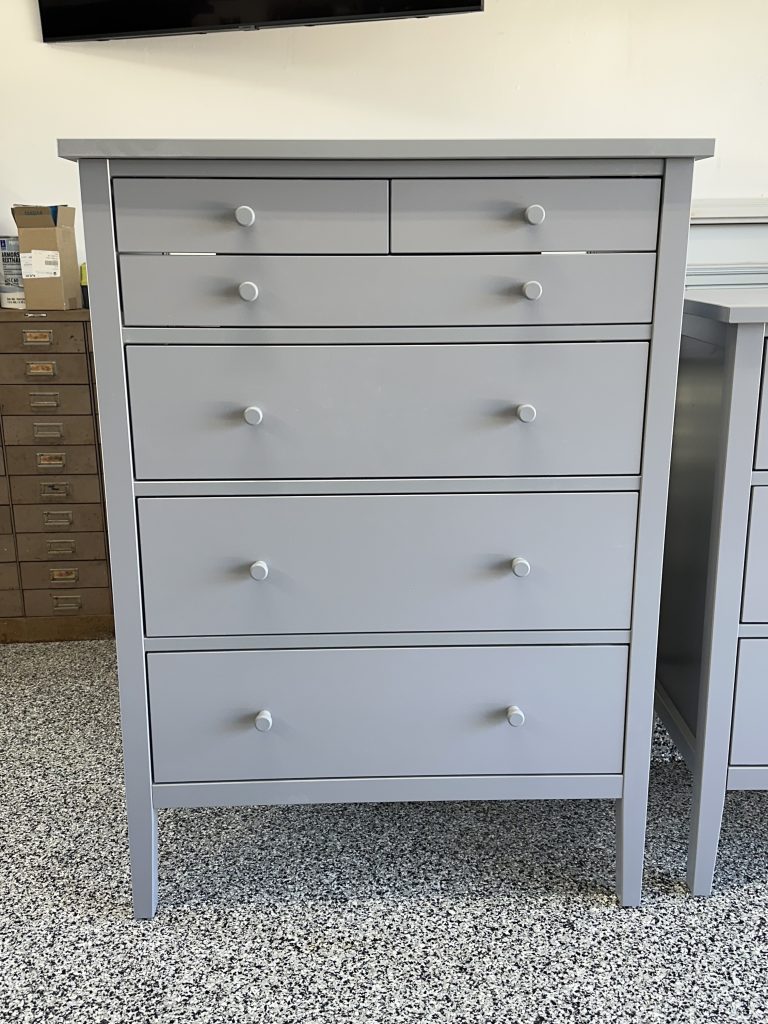 6-drawer dresser and chest assembly