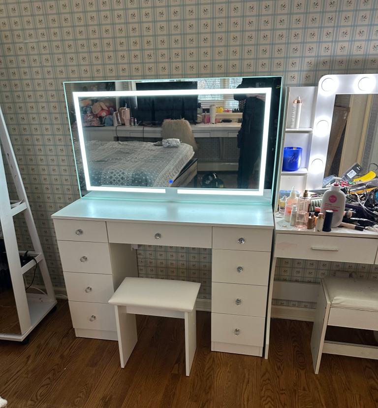 Assembly of kid’s mirrored vanity