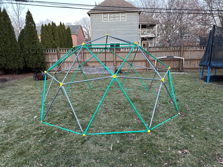 Assembly of a backyard climbing dome
