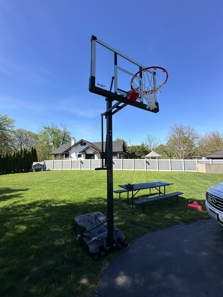 Portable basketball hoop assembly