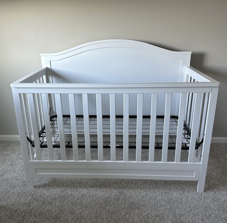 Assembly of convertible crib
